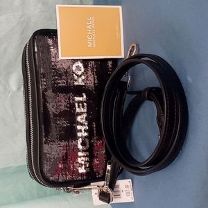 STUNNING MICHAEL KORS CAMERA CROSSBODY